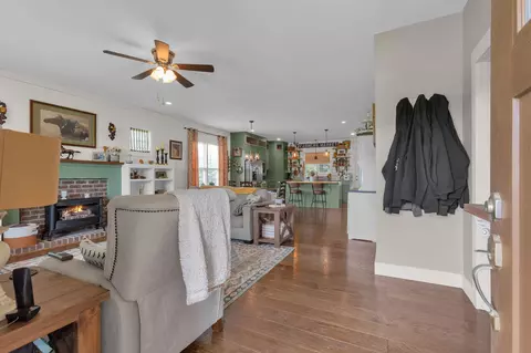 Entry Way - 828 Wills Rd, Dickson, TN 37055 photo 1 of 2