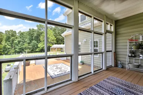 Exterior - 828 Wills Rd, Dickson, TN 37055 photo 8 of 13