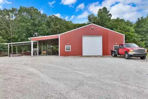 Exterior - 828 Wills Rd, Dickson, TN 37055 photo 10 of 13