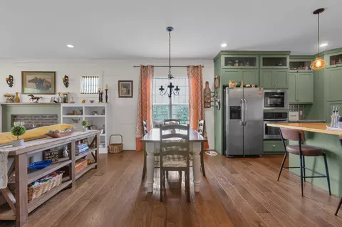 Dining - 828 Wills Rd, Dickson, TN 37055 photo 1 of 1