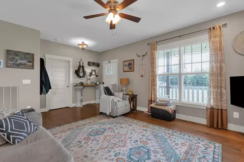 Entry Way - 828 Wills Rd, Dickson, TN 37055 photo 2 of 2