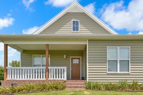 Exterior - 828 Wills Rd, Dickson, TN 37055 photo 4 of 13