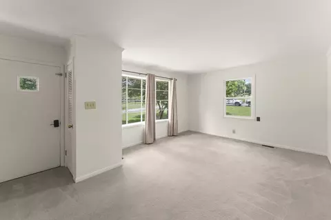 Living - 307 Mary Sharp Dr, Decherd, TN 37324 photo 1 of 3