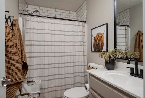 Bath - 5338 Dan Post Way, Murfreesboro, TN 37128 photo 3 of 5