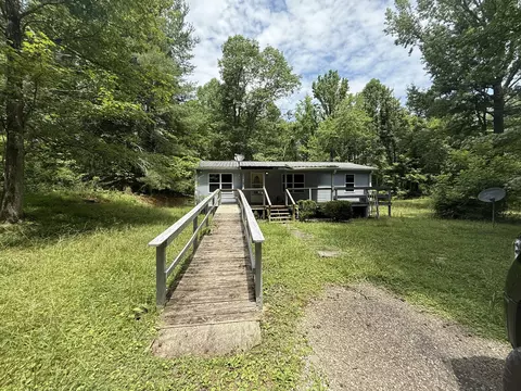 211 Pinetree Rd, Sewanee, TN 37375
