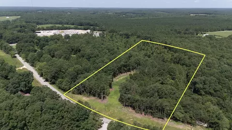 6032 Pumping Station Rd, Iron City, TN 38463