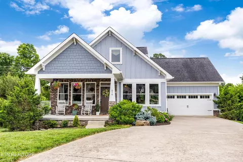 670 Karch Dr, Maryville, TN 37803