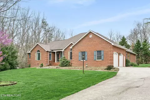 1122 Laurel Cir, Crossville, TN 38555
