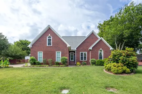 835 Banner Dr, Murfreesboro, TN 37129