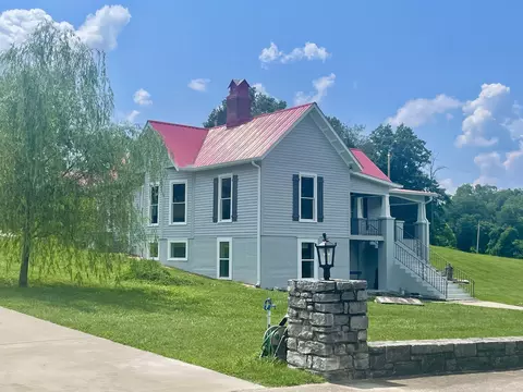 1502 Columbia Rd, Dickson, TN 37055