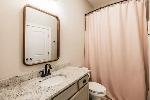 Bath - 773 Fox Ridge Dr, Springfield, TN 37172 photo 4 of 6