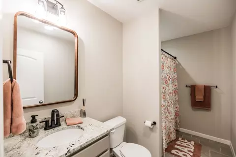 Bath - 773 Fox Ridge Dr, Springfield, TN 37172 photo 5 of 6