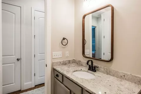 Bath - 773 Fox Ridge Dr, Springfield, TN 37172 photo 2 of 6