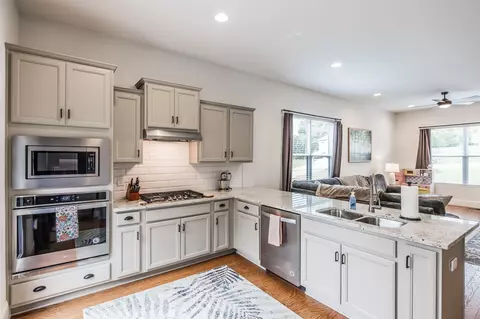 Kitchen - 773 Fox Ridge Dr, Springfield, TN 37172 photo 3 of 5