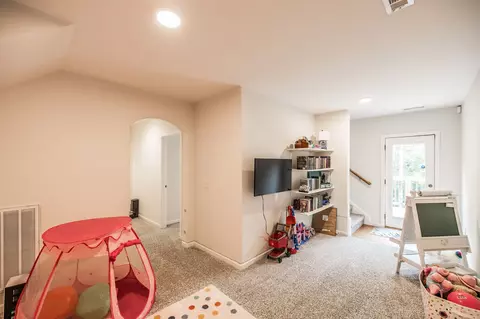 Entry Way - 773 Fox Ridge Dr, Springfield, TN 37172 photo 5 of 10
