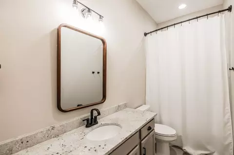 Bath - 773 Fox Ridge Dr, Springfield, TN 37172 photo 3 of 6