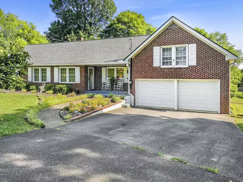 130 Sunset Dr, Mount Juliet, TN 37122