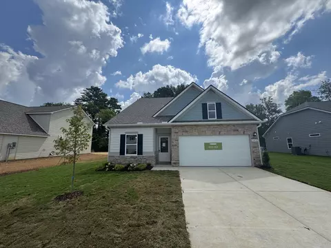 552 Nightengale Ridge Dr, Columbia, TN 38401