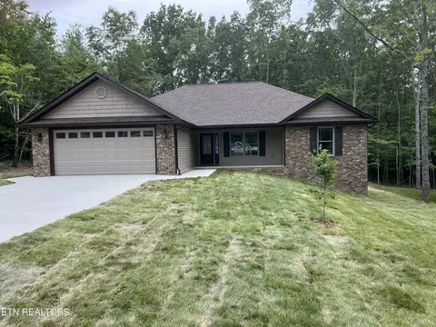 180 Hawes Cir, Crossville, TN 38558