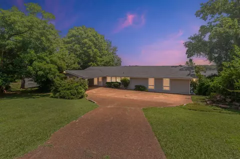 621 Lakeview Cir, Mount Juliet, TN 37122