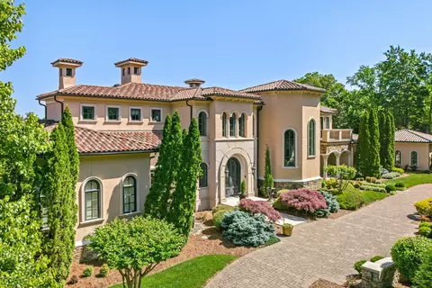 9 Colonel Winstead Dr, Brentwood, TN 37027