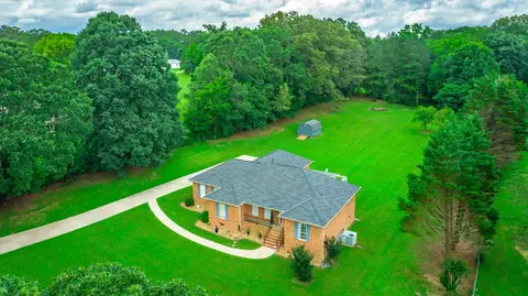 1109 Central Dr, Hixson, TN 37343