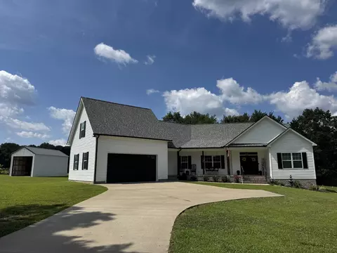 1041 Hayshed Rd, Dickson, TN 37055