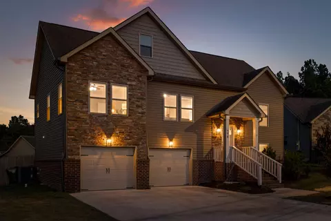 498 Franklin Cir, Fort Oglethorpe, GA 30742