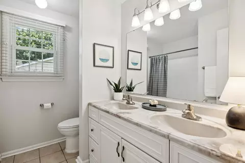 Bath - 302 Patrick Ave, Franklin, TN 37064 photo 1 of 4