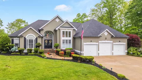 1089 Harbor Point Dr, Soddy Daisy, TN 37379