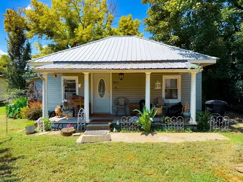 807 N Washington St, Tullahoma, TN 37388