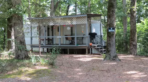 446 Perryville Estate Ln, Parsons, TN 38363