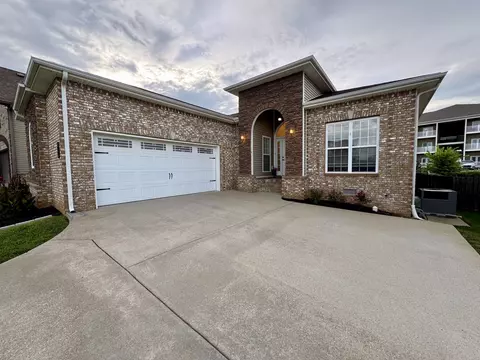 669 White Face Dr, Clarksville, TN 37040