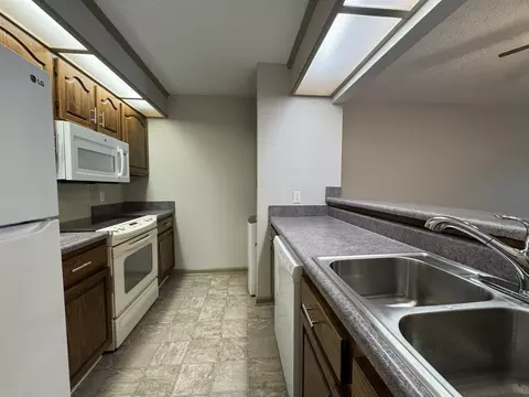 315 Village Ln W, Dickson, TN 37055