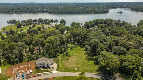 338 Raintree Dr, Hendersonville, TN 37075