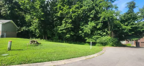 907 Douglas Ln, Clarksville, TN 37043