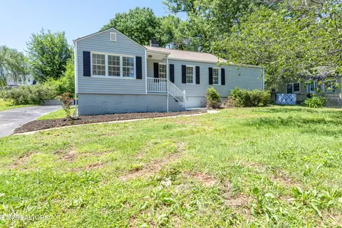 1603 Cherry Dr, Maryville, TN 37804
