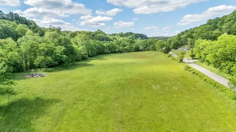 1 Fly Rd, Santa Fe, TN 38482