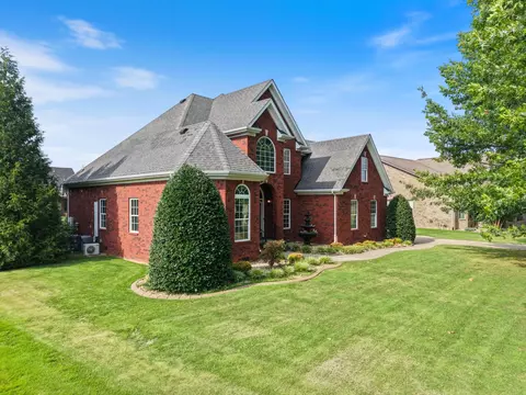 3220 Robinwood Dr, Murfreesboro, TN 37128