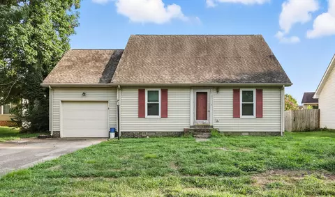 2812 Pam Dr, Clarksville, TN 37043