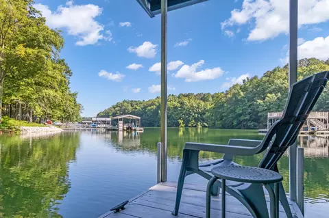 215 Huntington Dr N, Winchester, TN 37398