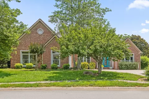 9056 Crystal Brook Dr, Apison, TN 37302