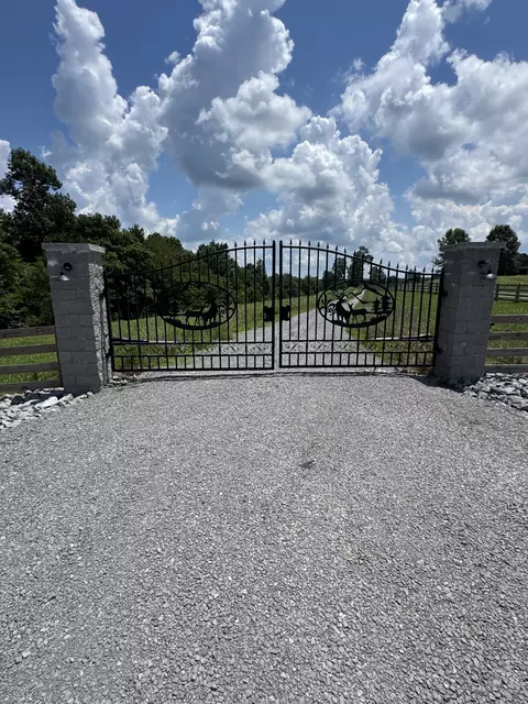5370 Galen Rd, Lafayette, TN 37083