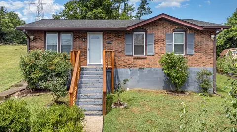 2328 Woodridge Dr, Nashville, TN 37207