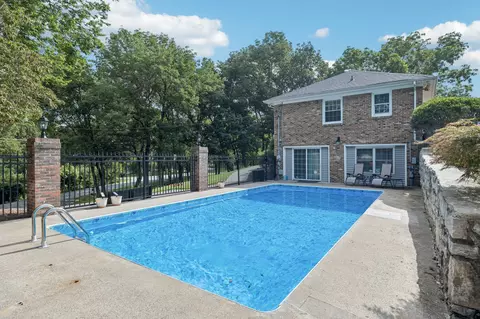 1925 Cromwell Dr, Nashville, TN 37215