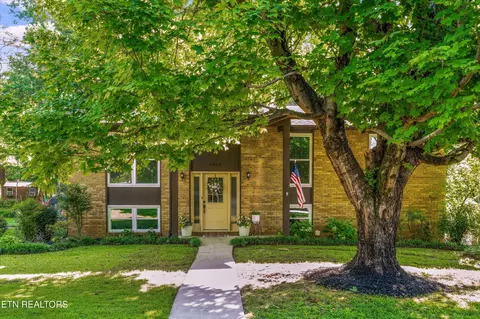 6524 E Garwood Cir, Knoxville, TN 37918