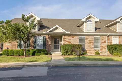 800 Browns Ln #F2, Gallatin, TN 37066