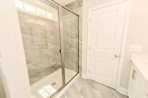 Bath - 210 Patrick Dr, Dover, TN 37058 photo 4 of 6