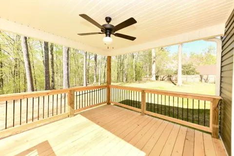 Exterior - 210 Patrick Dr, Dover, TN 37058 photo 7 of 11
