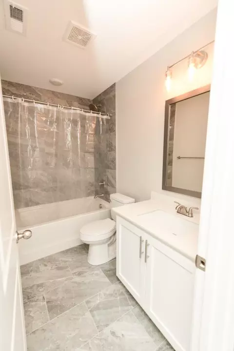 Bath - 210 Patrick Dr, Dover, TN 37058 photo 2 of 6